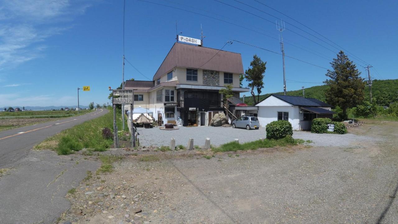 P-Dash Garden Backpackers Higashikawa Екстер'єр фото